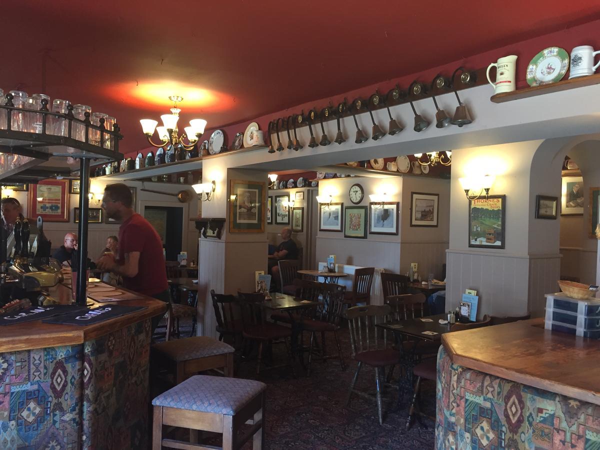 Marine Bar Pub With Rooms Ганстантон Екстер'єр фото